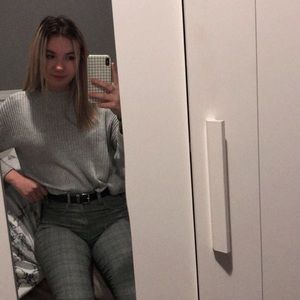 Meet your Posher, Emma